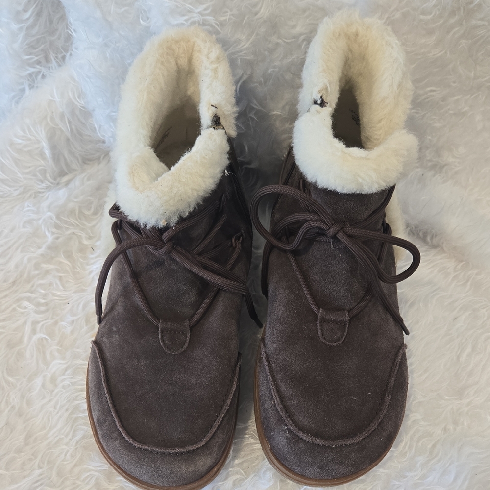 Earth Origins Cream Fur‎ Lined Footwear